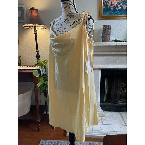 Eloquii Women's NWT Mini Slip Dress Size 16 Yellow Tie Closure - Picture 3 of 6